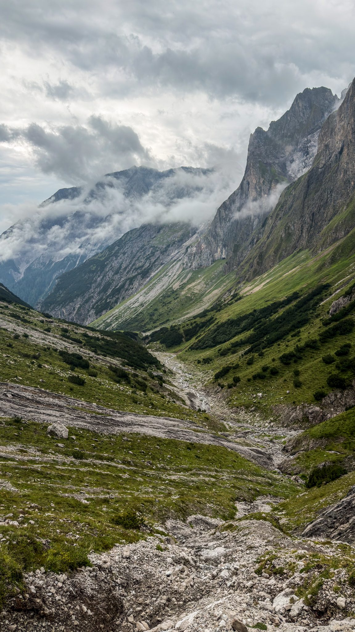 Zams, Landeck, Österreich